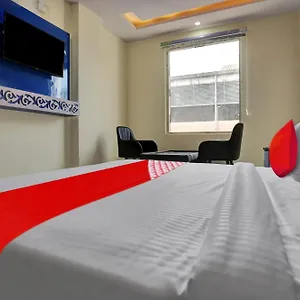 Hotel O Metro Height's Near Nangloi Railway Metro Station