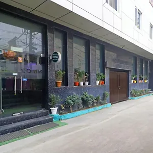 Smart Plaza Hotel-at Airport *** Nuova Delhi